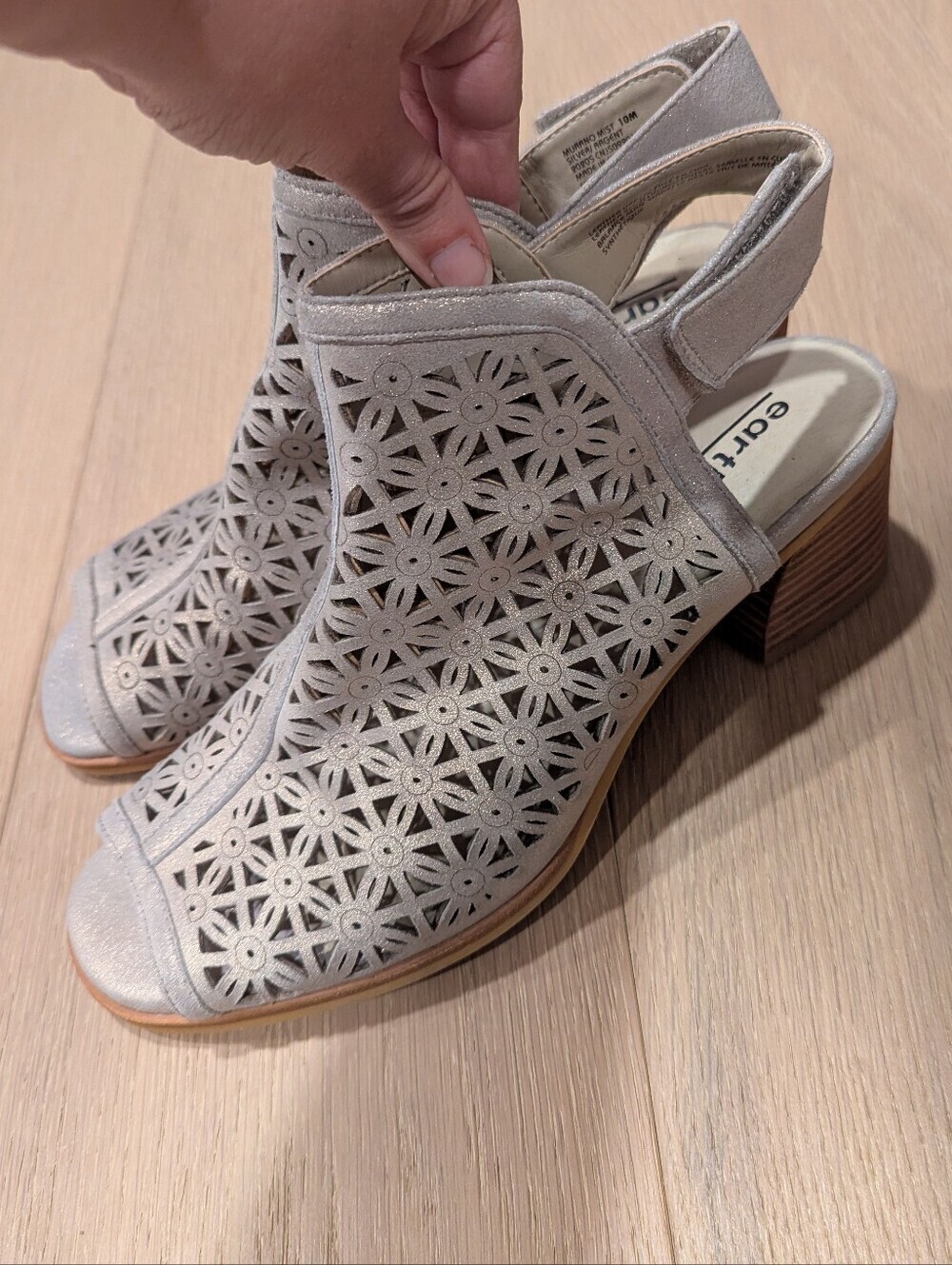 Women's Laser-Cut Slingback Heels in Light Gray/Gold